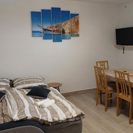 Apartma Lili Изола Екстериор снимка
